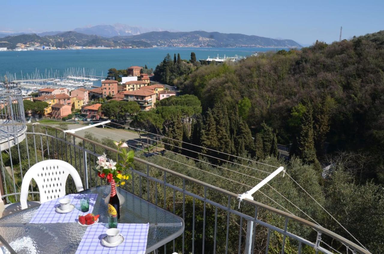 Апартаменты Wonderful Sea View - Terrace And Parking Феццано Экстерьер фото